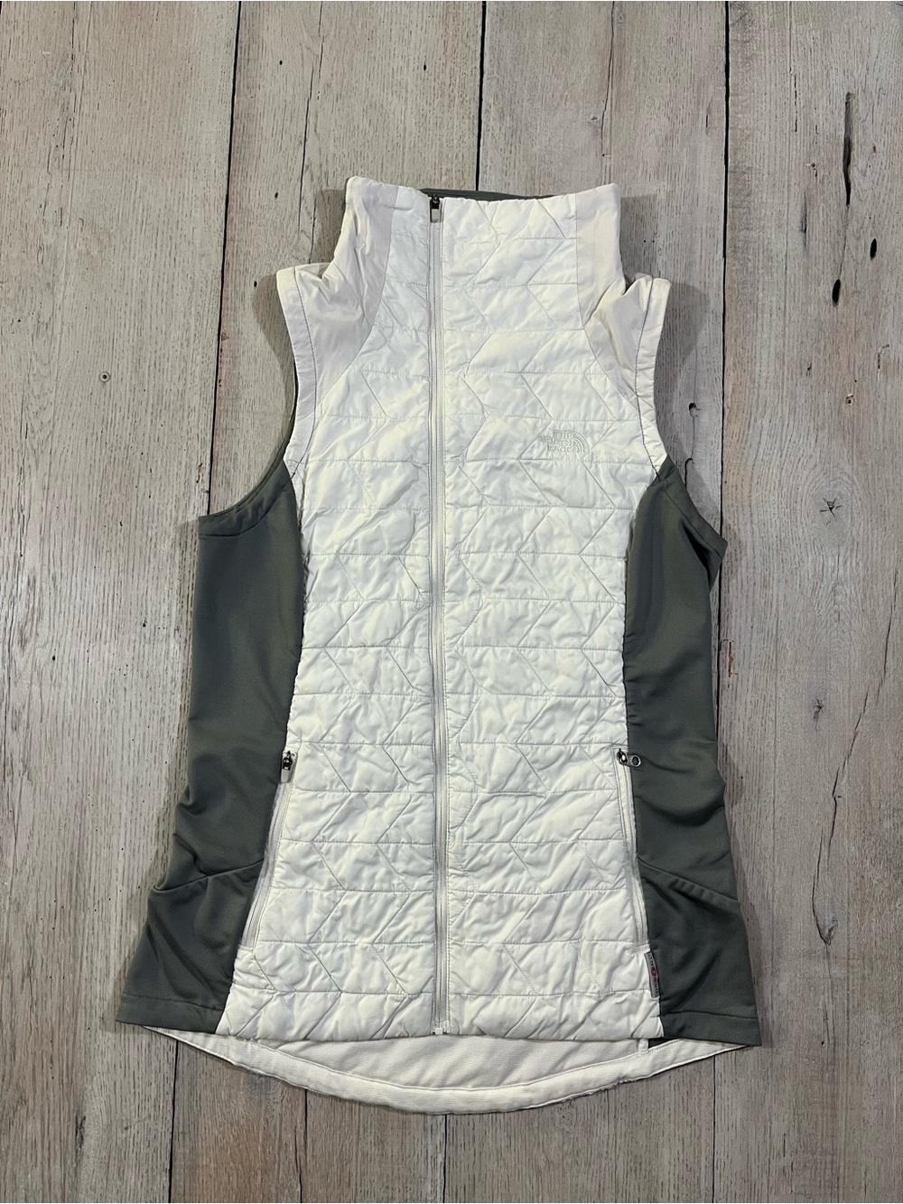 The North Face Women’s Flashdry Thermoball Stow Quilted Hybrid Vest Size S White